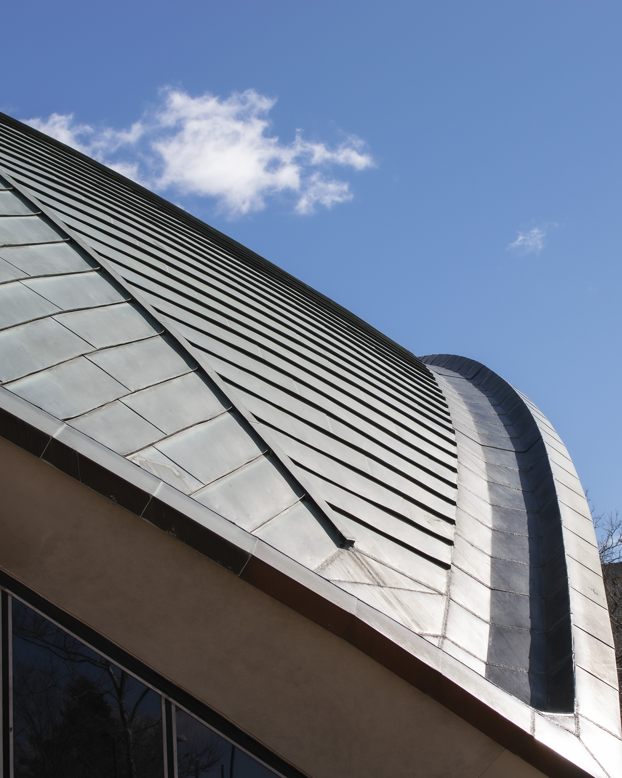 the roof of Kresge Auditorium on a sunny day